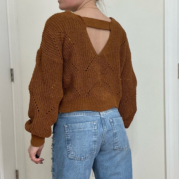 Chenille Double V-neck Scallop Hem Pullover Sweater - Picture 5 of 8